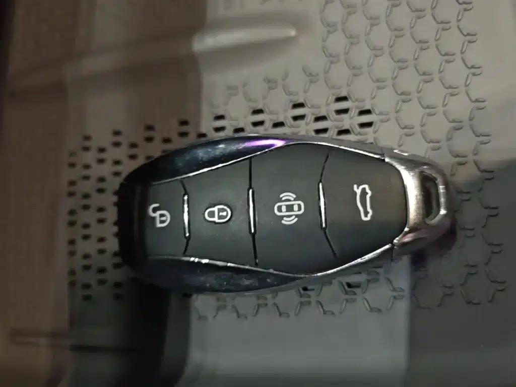 Hongqi Tiangong 08 2025 680 Ultra 4WD Edition — миниатюра 9