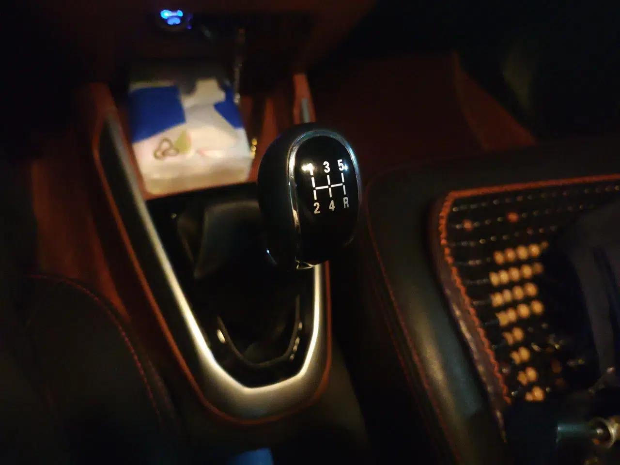 Geely Auto Diamond 2016 1.5L Manual Elite Edition — миниатюра 15