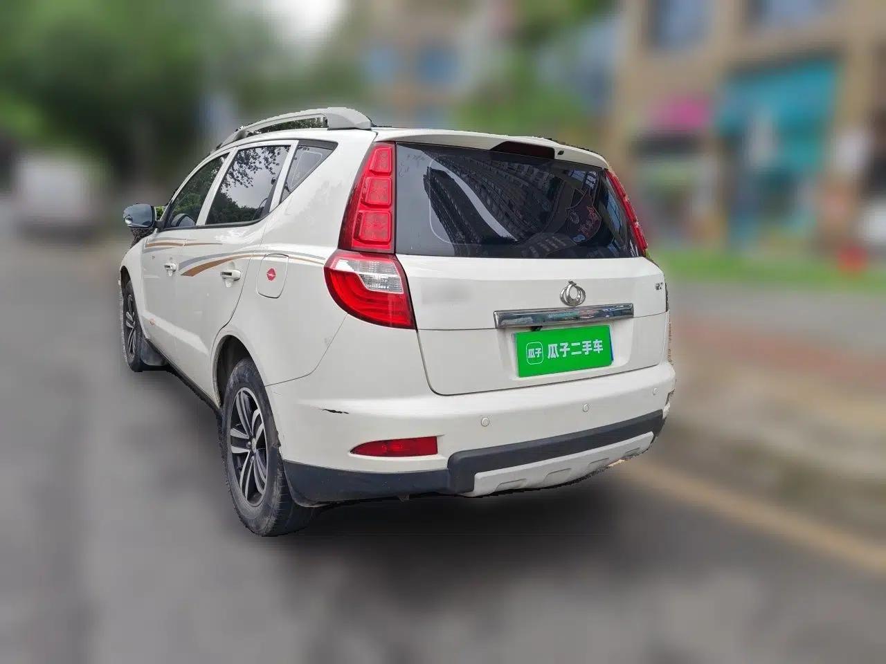 Geely Auto GX7 2014 2.0L Automatic Value Edition — миниатюра 4