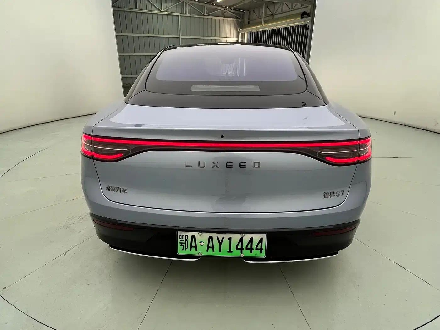 Zhijie S7 2024 Max Rear-Wheel Drive Long-Range Intelligent Driving Edition — миниатюра 17