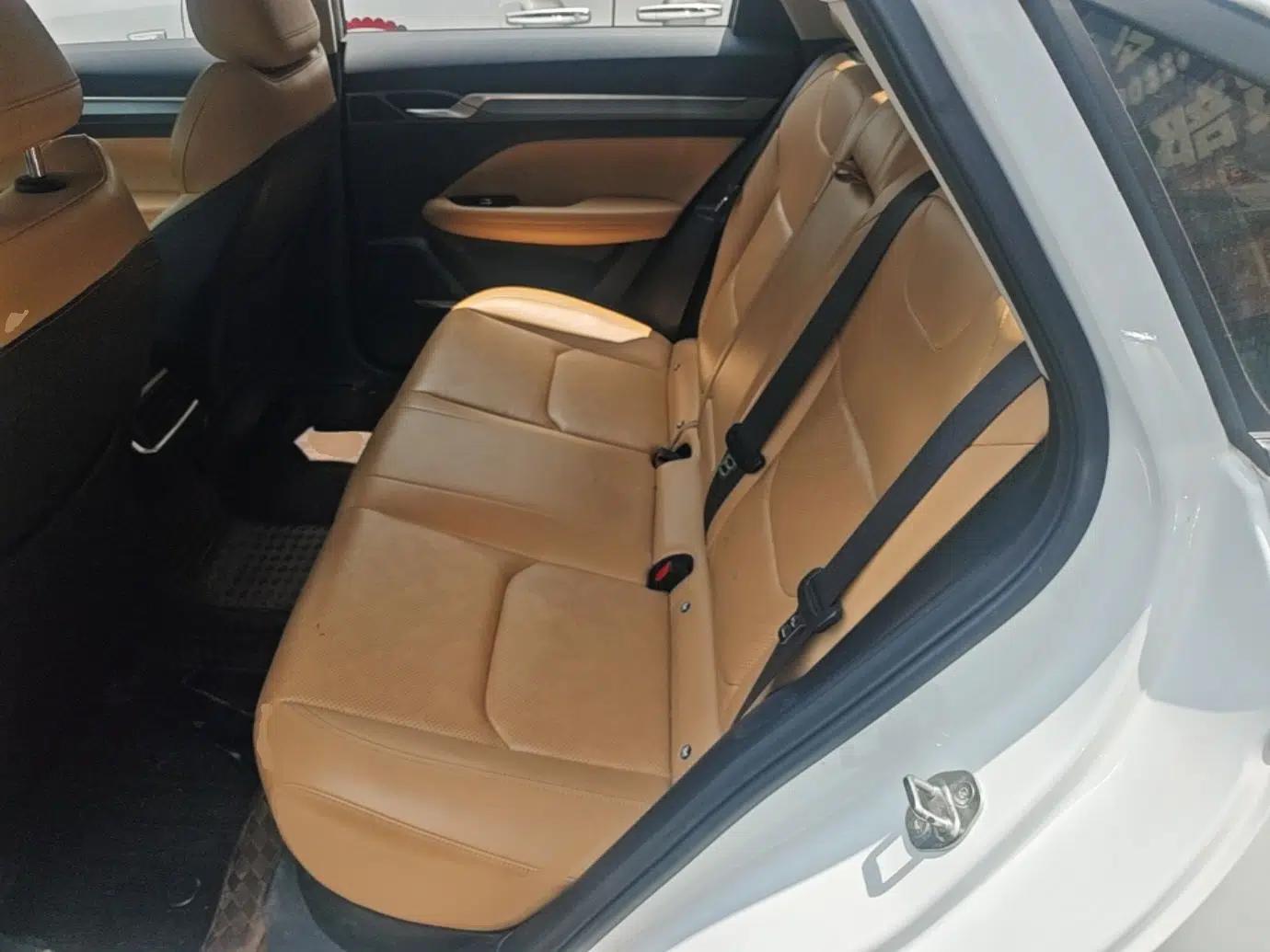 Geely Auto Emgrand L HiP 2024 Longteng Edition 1.5TD-DHT Pro 100KM Excellence Model — миниатюра 20