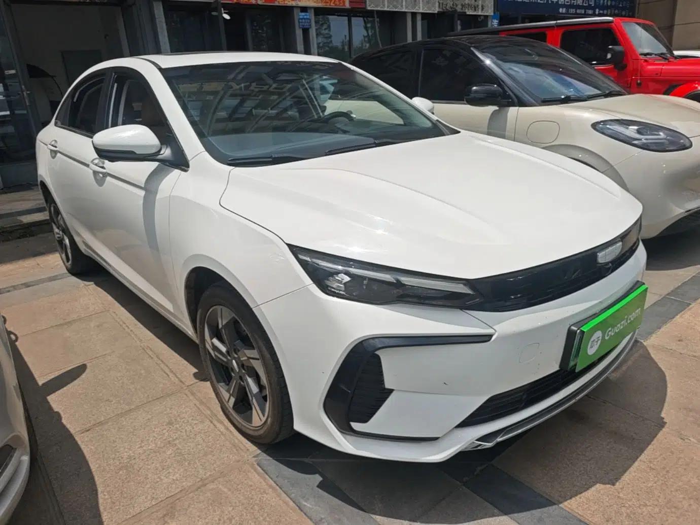 Geely Auto Emgrand L HiP 2024 Longteng Edition 1.5TD-DHT Pro 100KM Excellence Model — миниатюра 3