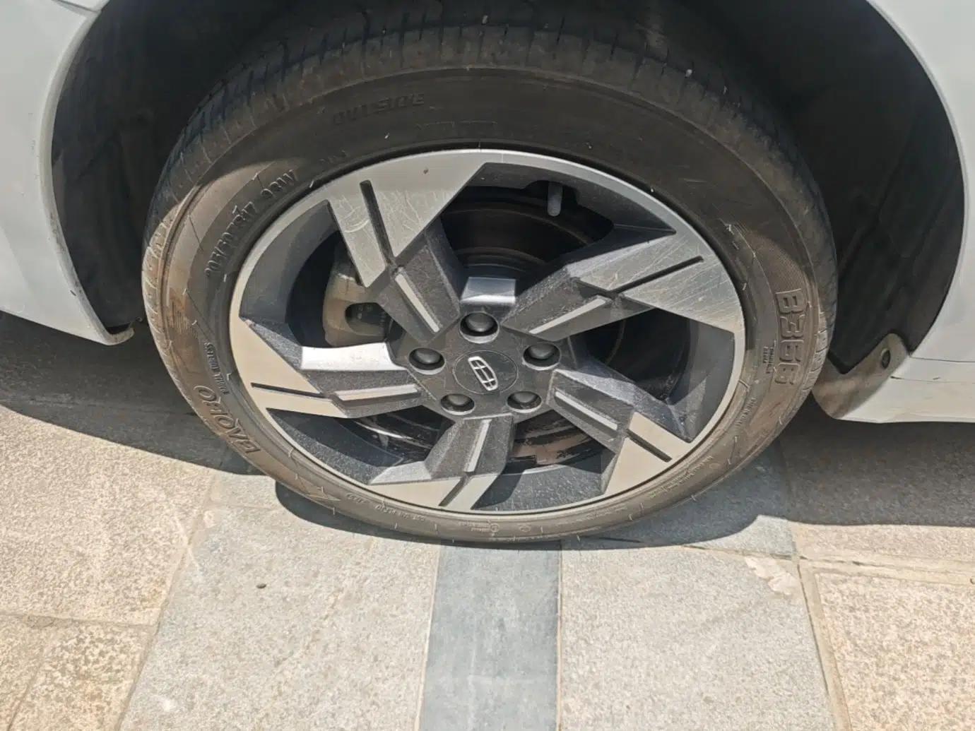Geely Auto Emgrand L HiP 2024 Longteng Edition 1.5TD-DHT Pro 100KM Excellence Model — миниатюра 10