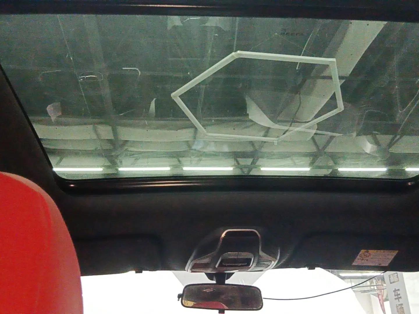 Geely Auto Coolray New Energy 2022 1.5T ePro 85KM Starry Edition — миниатюра 21