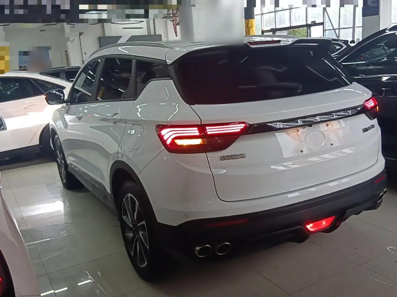 Geely Auto Coolray New Energy 2022 1.5T ePro 85KM Starry Edition — миниатюра 4