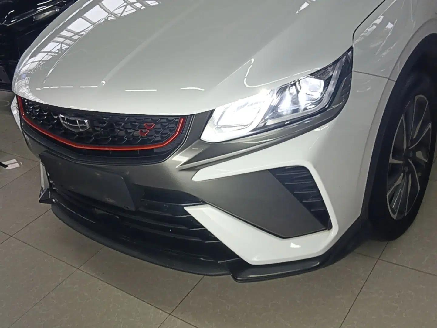 Geely Auto Coolray New Energy 2022 1.5T ePro 85KM Starry Edition — миниатюра 9