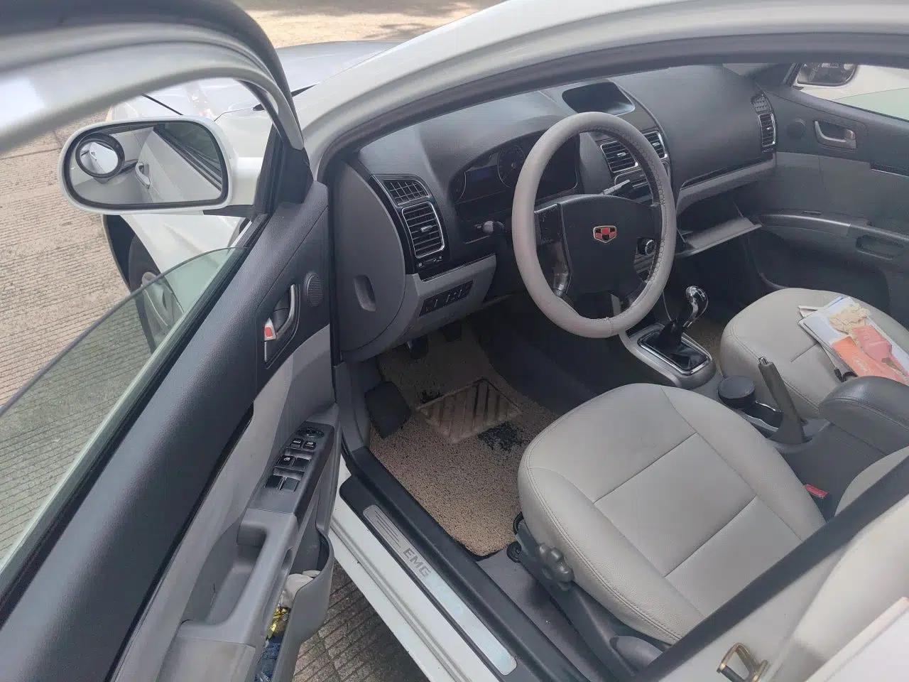 Geely Auto Classic Emgrand 2013 Hatchback 1.5L Manual Entry-Level Model — миниатюра 17