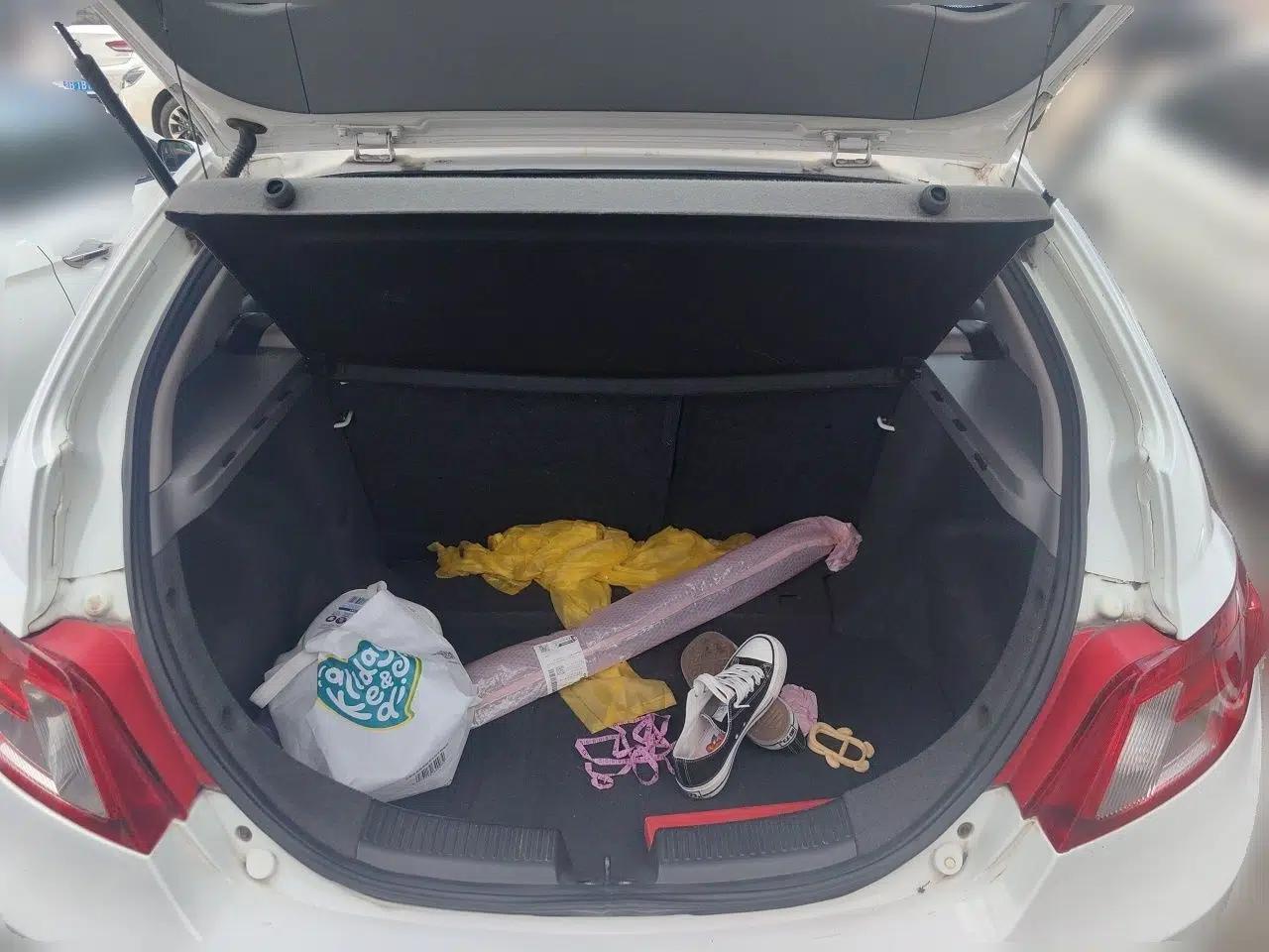 Geely Auto Classic Emgrand 2013 Hatchback 1.5L Manual Entry-Level Model — миниатюра 20