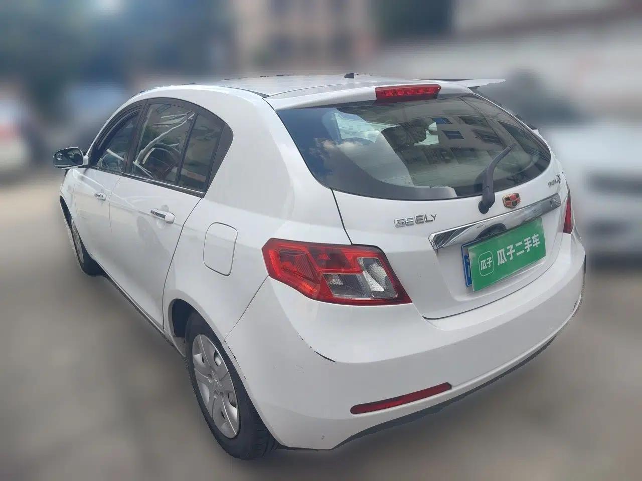 Geely Auto Classic Emgrand 2013 Hatchback 1.5L Manual Entry-Level Model — миниатюра 4