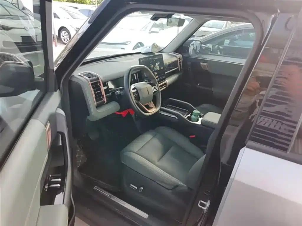 iCAR 03 2024 Model 401km 2WD Standard Advanced Edition — миниатюра 16