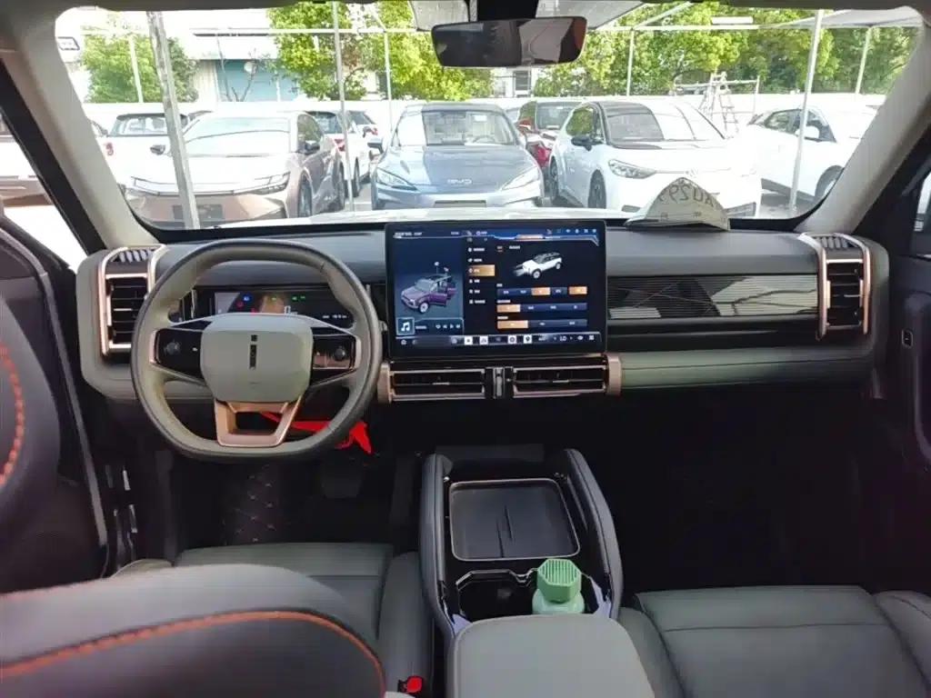 iCAR 03 2024 Model 401km 2WD Standard Advanced Edition — миниатюра 10