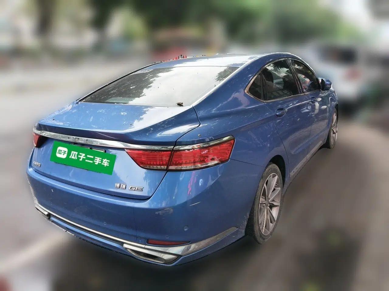Geely Auto Emgrand GT New Energy 2018 1.5T PHEV Yao Ling Edition — миниатюра 6