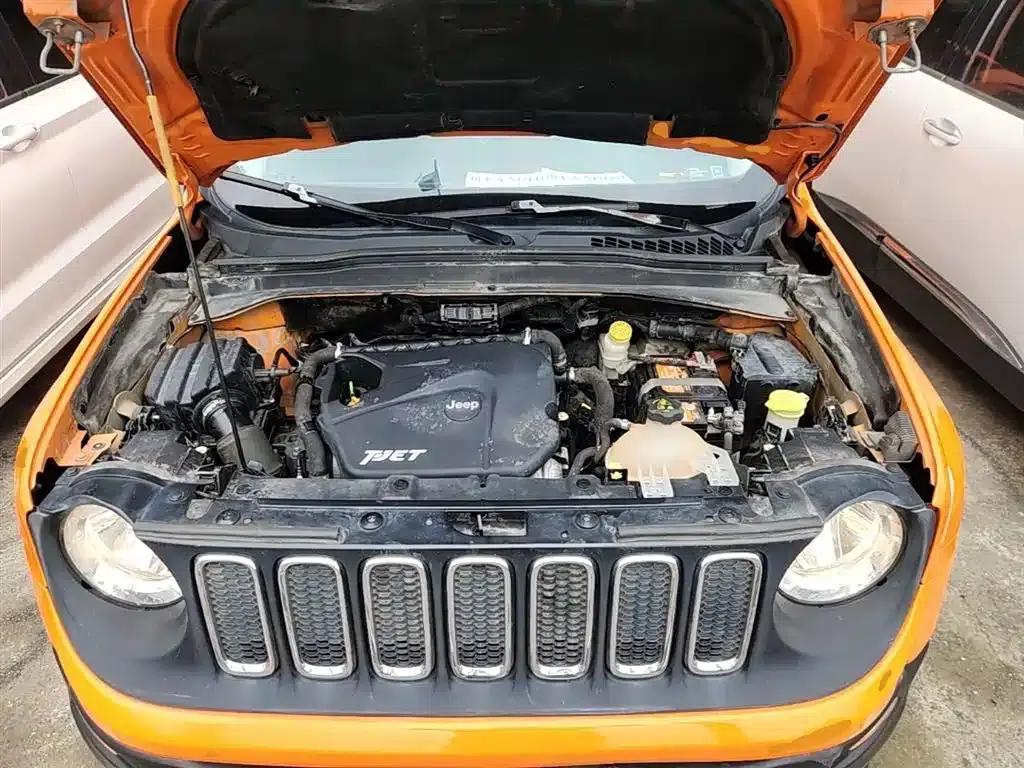Jeep Renegade 2016 1.4T Automatic Performance Edition — миниатюра 20
