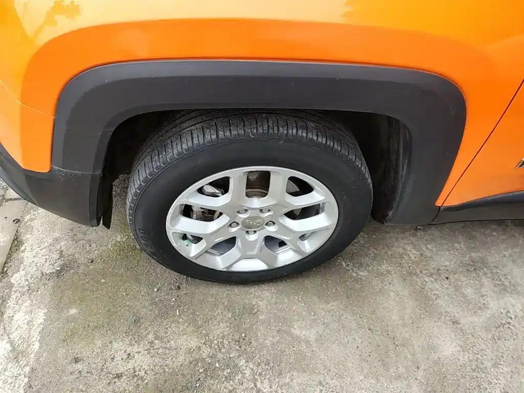 Jeep Renegade 2016 1.4T Automatic Performance Edition — миниатюра 23