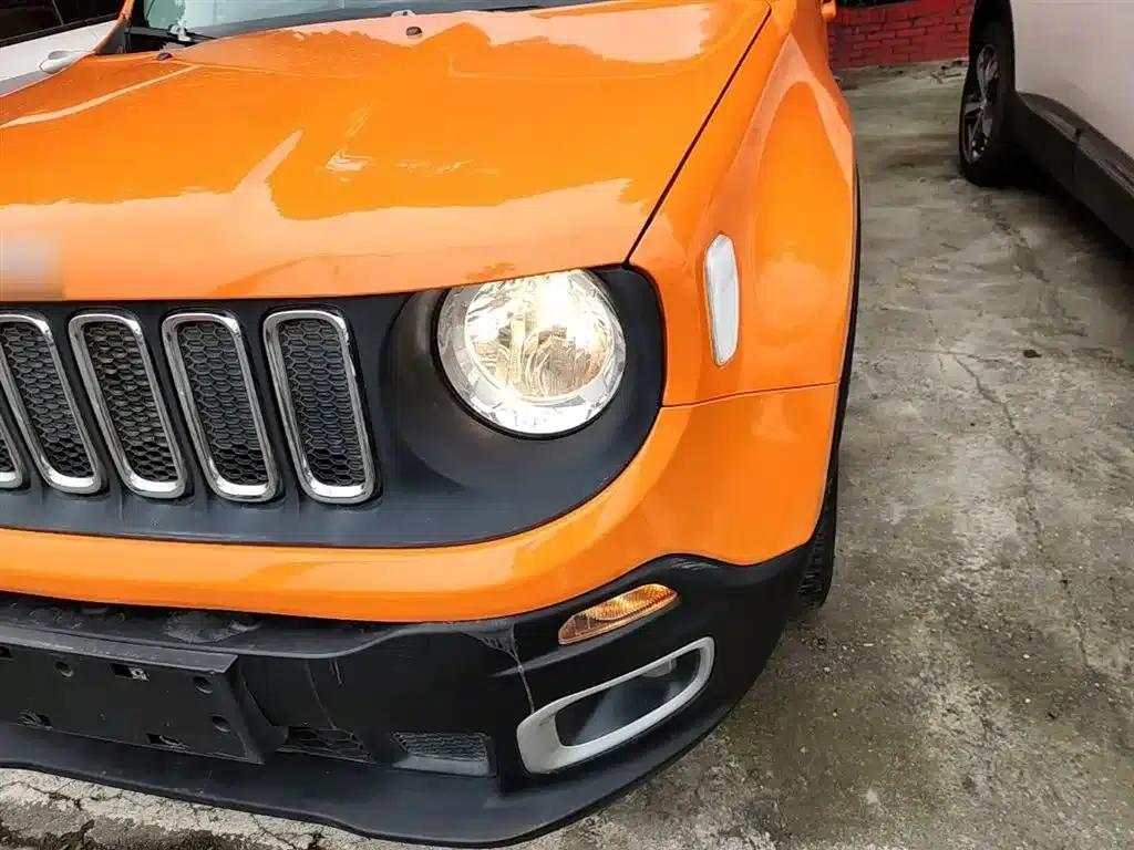 Jeep Renegade 2016 1.4T Automatic Performance Edition — миниатюра 24