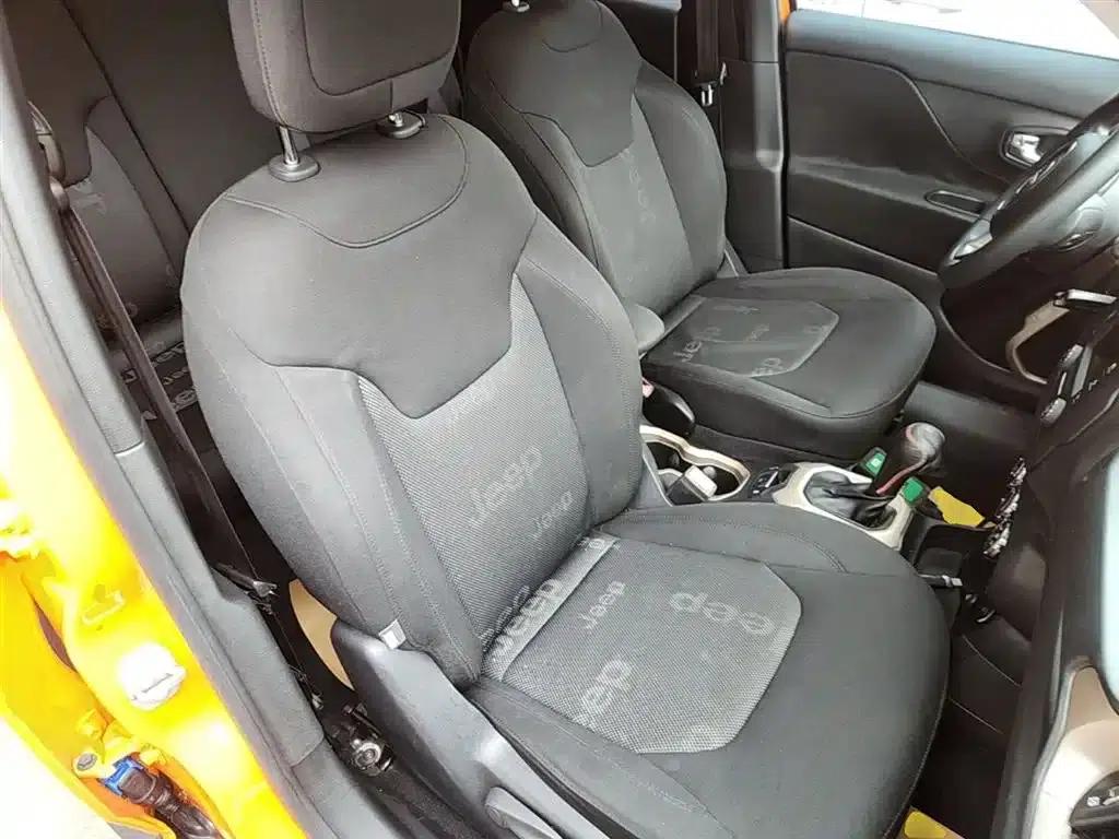 Jeep Renegade 2016 1.4T Automatic Performance Edition — миниатюра 25