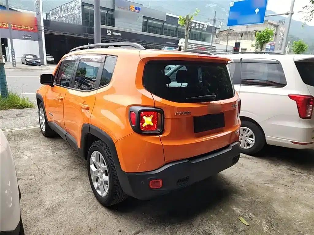 Jeep Renegade 2016 1.4T Automatic Performance Edition — миниатюра 5