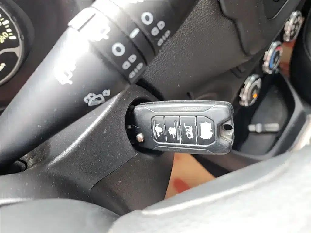 Jeep Renegade 2016 1.4T Automatic Performance Edition — миниатюра 9