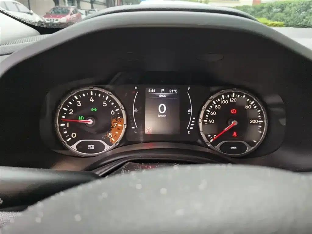 Jeep Renegade 2017 180T Automatic High-Performance Edition — миниатюра 4