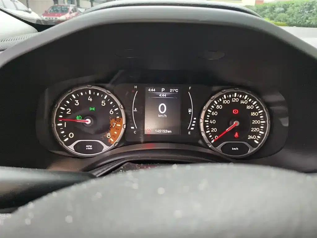 Jeep Renegade 2017 180T Automatic High-Performance Edition — миниатюра 5