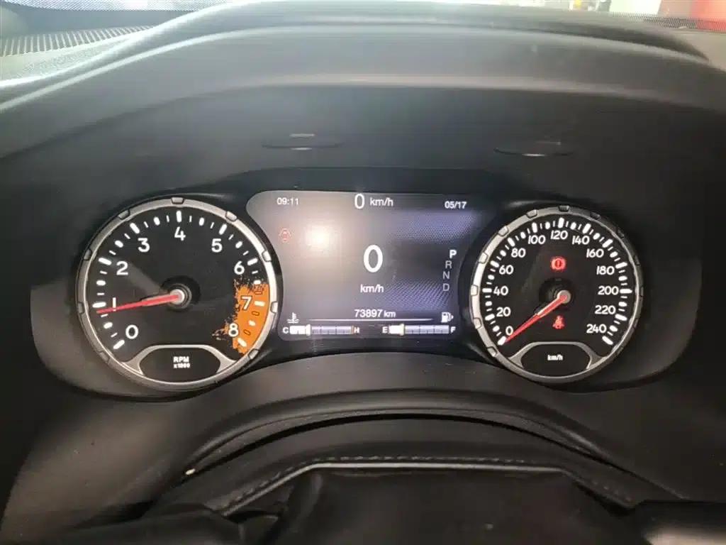 Jeep Renegade 2016 1.4T Automatic Smart Edition — миниатюра 12