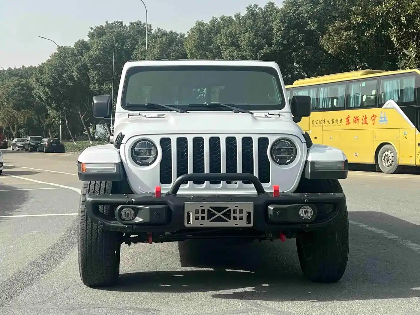 Gladiator 2022 3.6L First Edition — миниатюра 2
