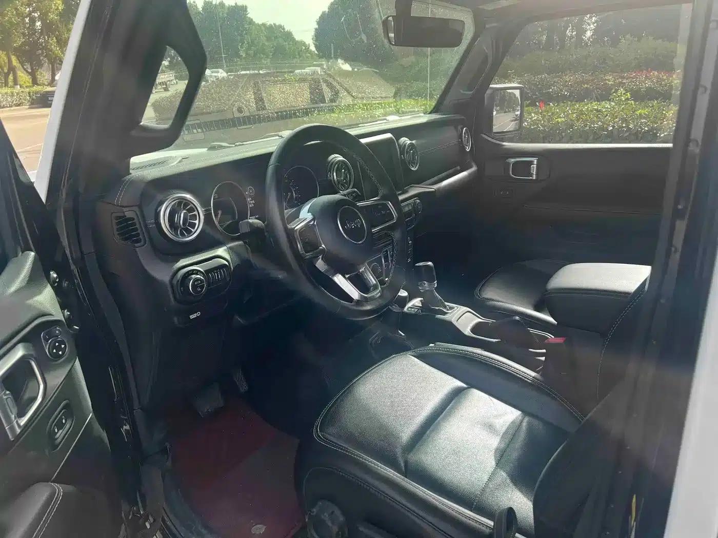 Gladiator 2022 3.6L First Edition — миниатюра 4