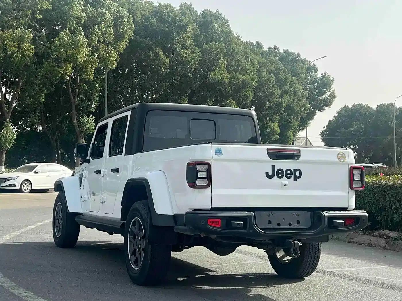 Gladiator 2022 3.6L First Edition — миниатюра 9