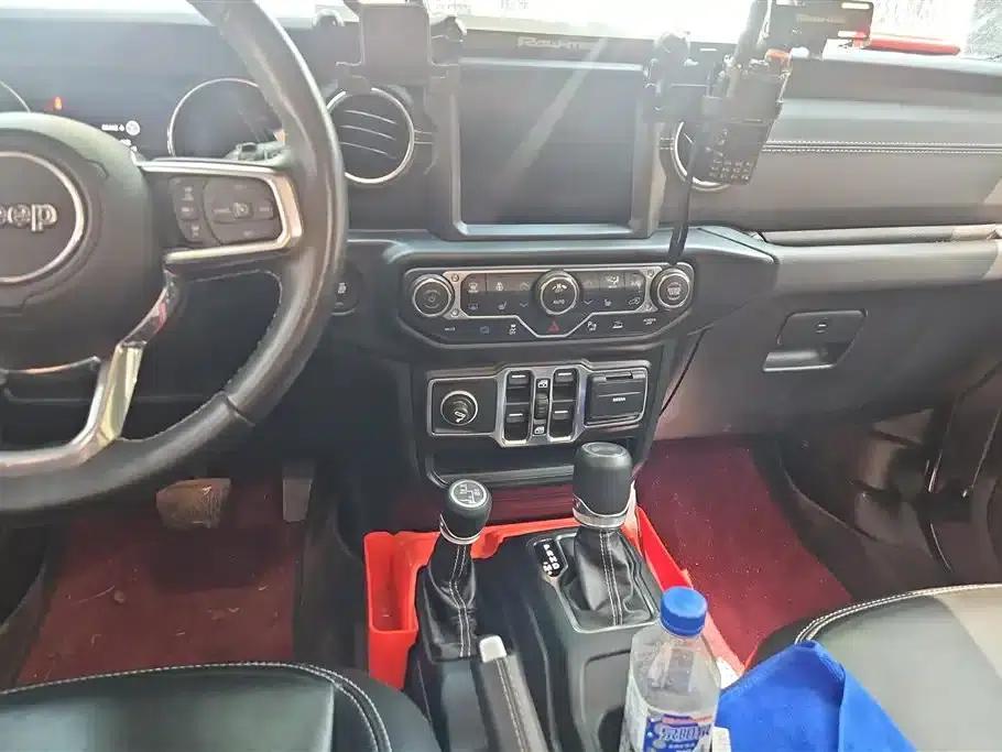 Jeep Wrangler New Energy 2021 Model 4-Door 2.0T 4xe Sahara First Edition — миниатюра 13