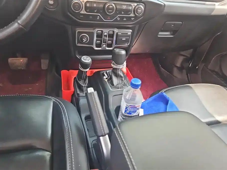 Jeep Wrangler New Energy 2021 Model 4-Door 2.0T 4xe Sahara First Edition — миниатюра 16