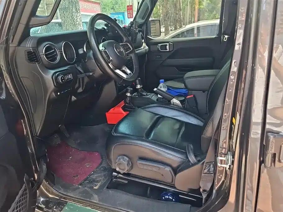 Jeep Wrangler New Energy 2021 Model 4-Door 2.0T 4xe Sahara First Edition — миниатюра 9