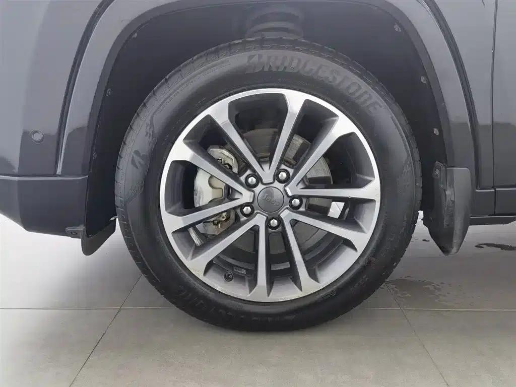 Grand Commander 2018 2.0T 4WD Smart Edition (National V Emission Standard) — миниатюра 17