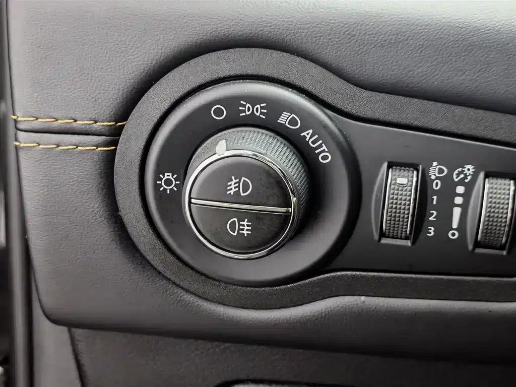 Grand Commander 2018 2.0T 4WD Smart Edition (National V Emission Standard) — миниатюра 21