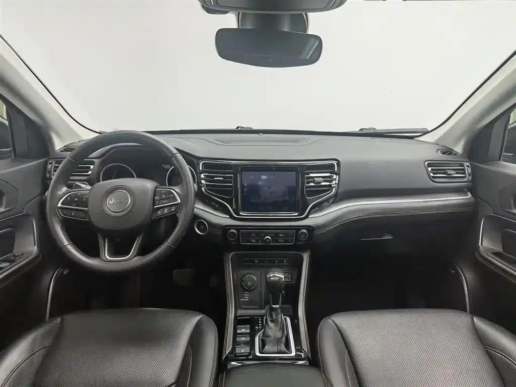 Grand Commander 2018 2.0T 4WD Smart Edition (National V Emission Standard) — миниатюра 5