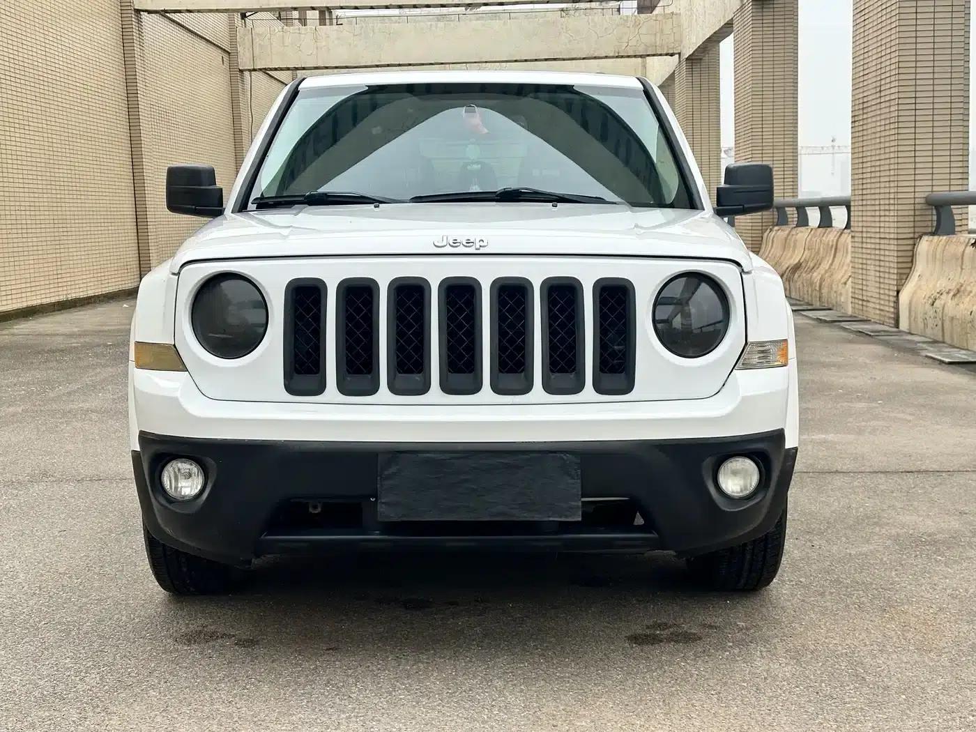 2012 Jeep Compass 2.4 Sport — миниатюра 2