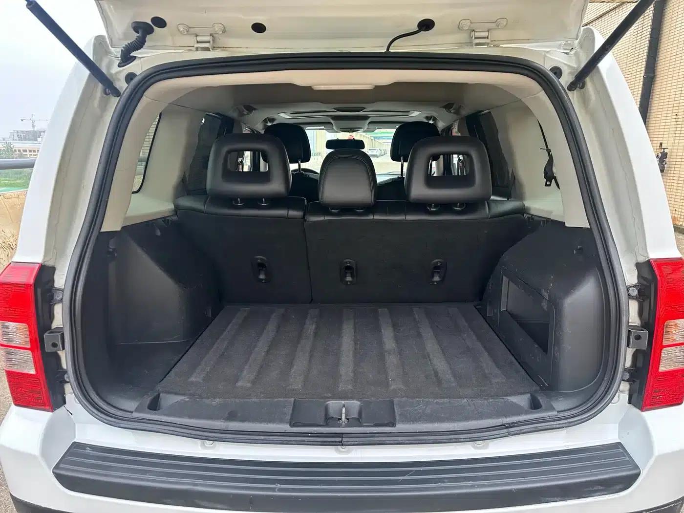 2012 Jeep Compass 2.4 Sport — миниатюра 14