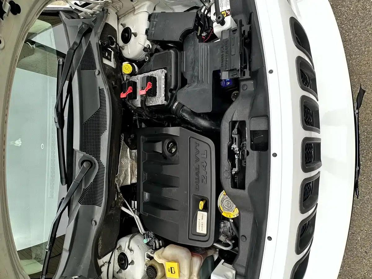 2012 Jeep Compass 2.4 Sport — миниатюра 19