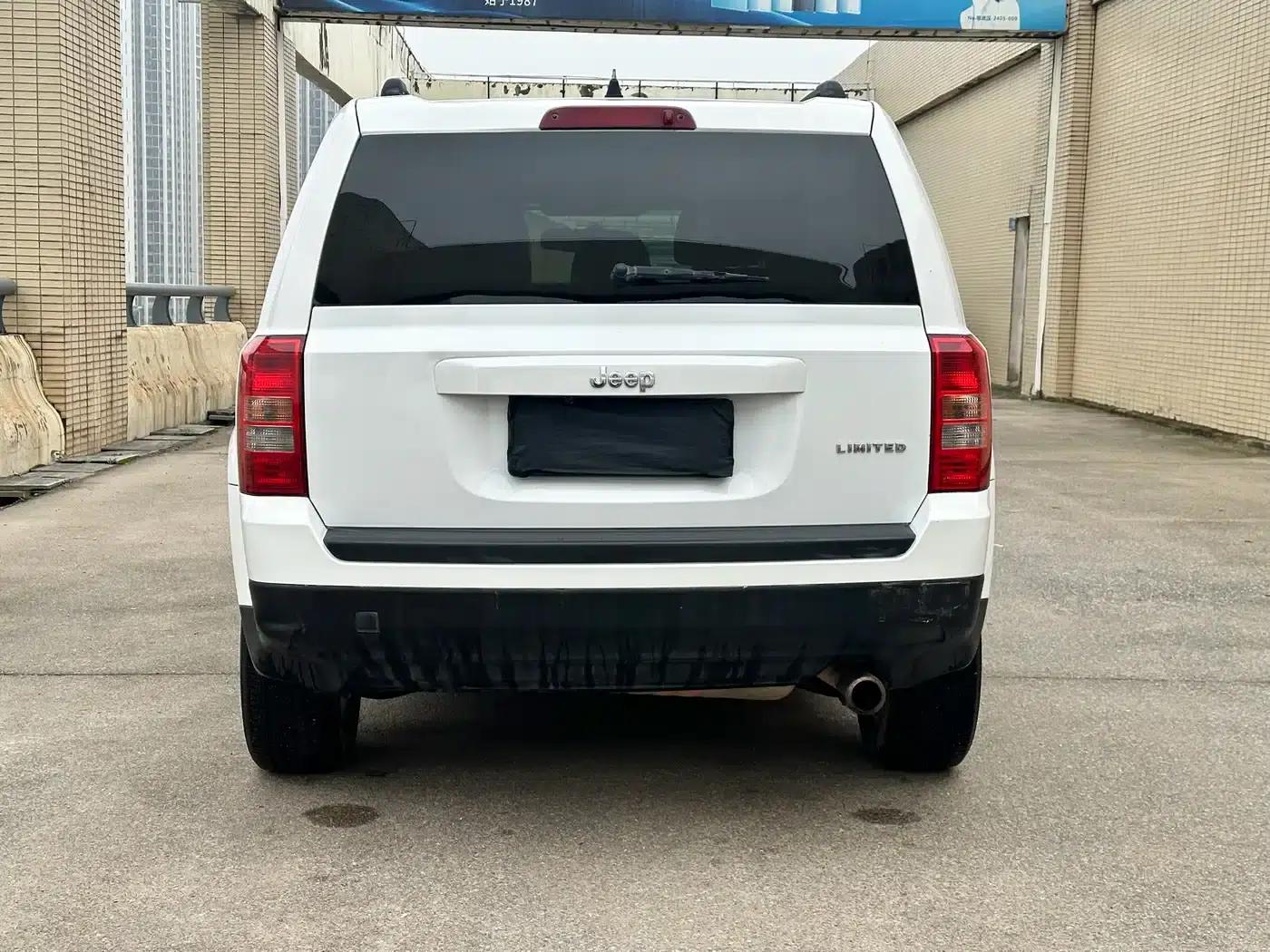 2012 Jeep Compass 2.4 Sport — миниатюра 6