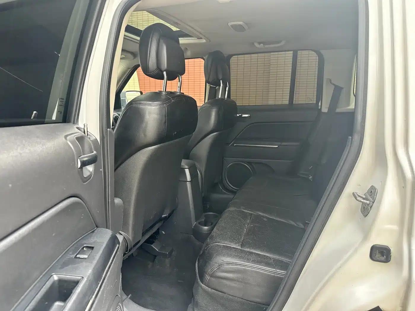 2012 Jeep Compass 2.4 Sport — миниатюра 10