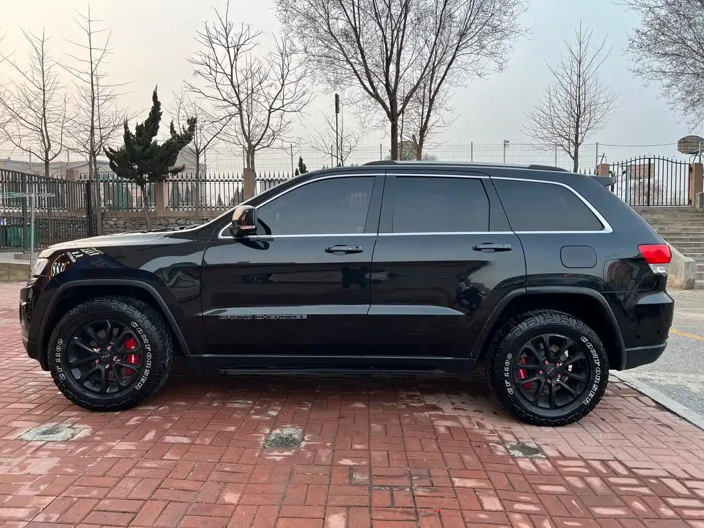 2015 Jeep Grand Cherokee Imported Model 3.0L Comfort Navigation Edition — миниатюра 2