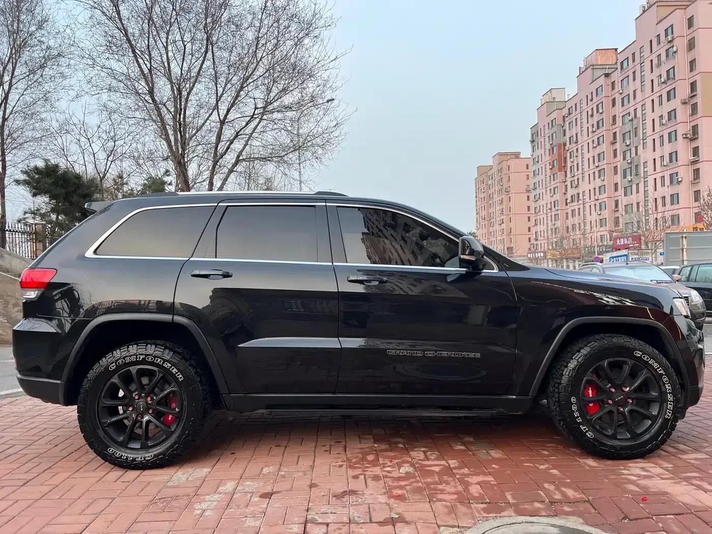 2015 Jeep Grand Cherokee Imported Model 3.0L Comfort Navigation Edition — миниатюра 4