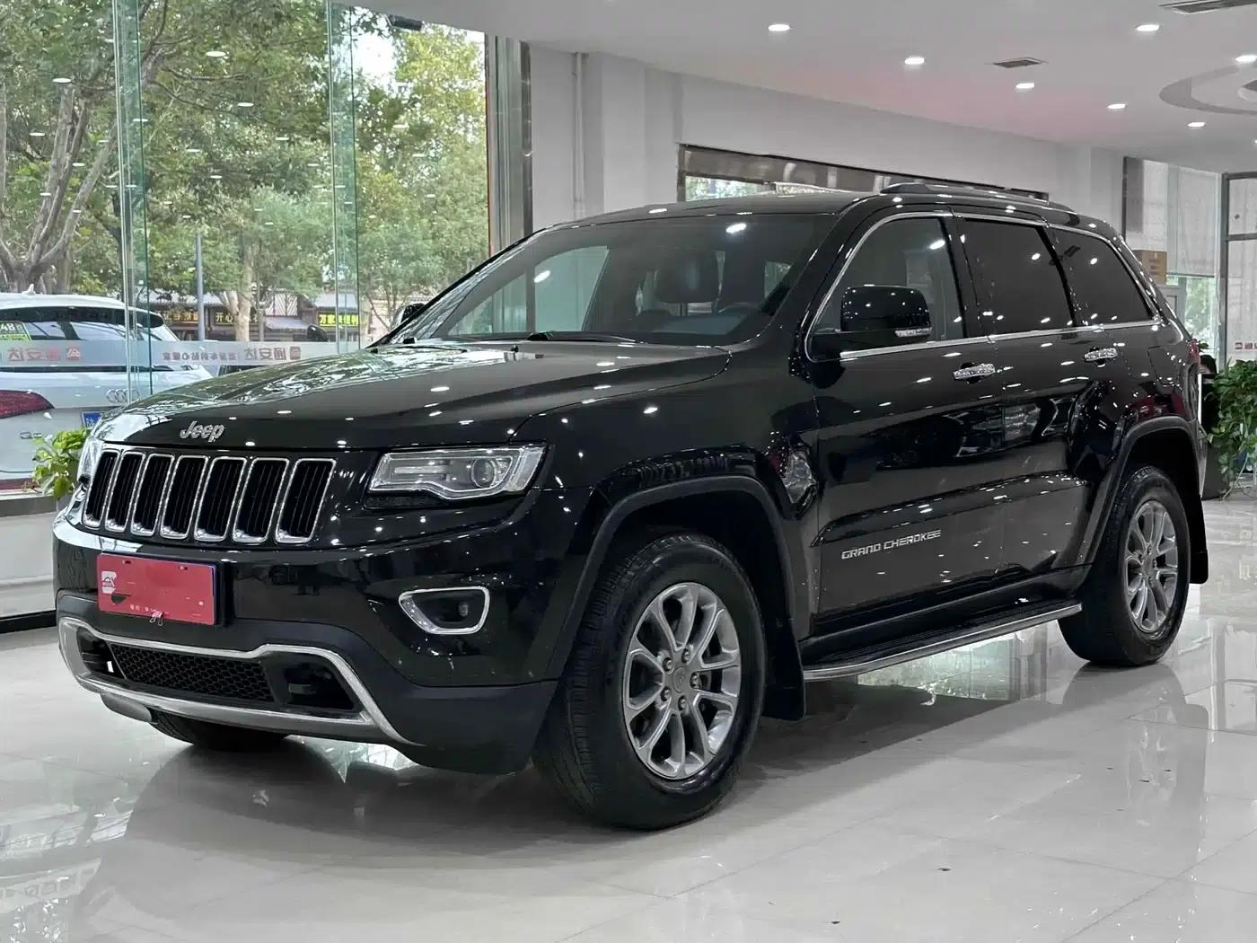2015 Jeep Grand Cherokee Imported Model 3.0L Comfort Navigation Edition — миниатюра 1