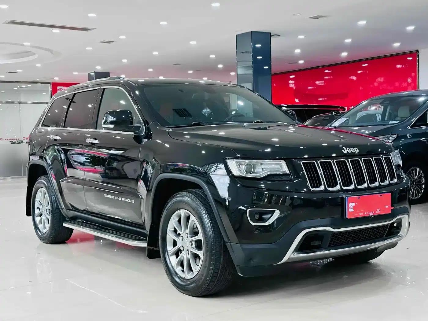 2015 Jeep Grand Cherokee Imported Model 3.0L Comfort Navigation Edition — миниатюра 2