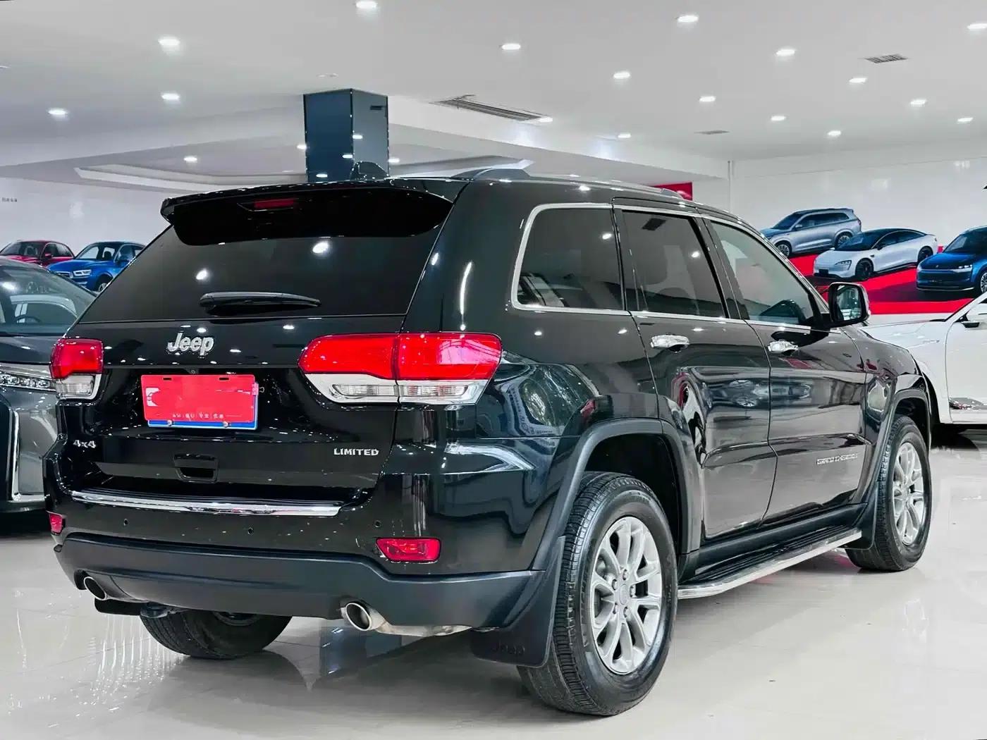 2015 Jeep Grand Cherokee Imported Model 3.0L Comfort Navigation Edition — миниатюра 12