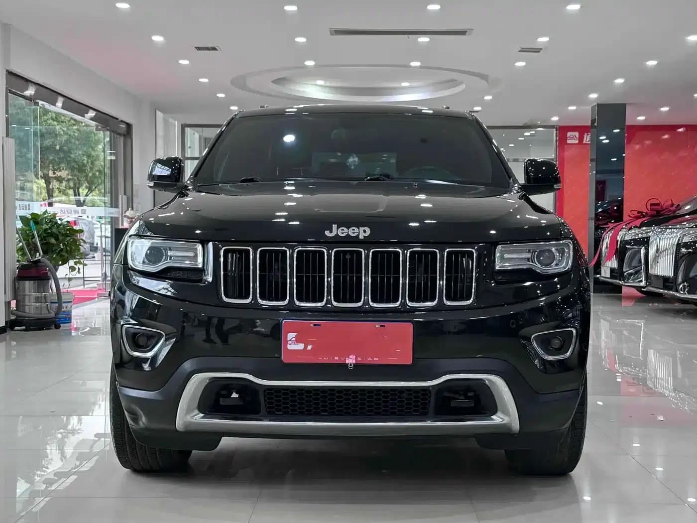 2015 Jeep Grand Cherokee Imported Model 3.0L Comfort Navigation Edition — миниатюра 3