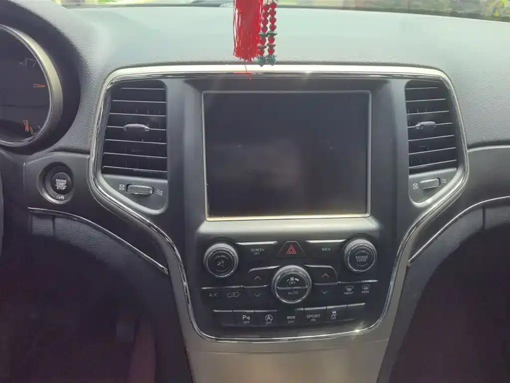 2017 Jeep Grand Cherokee (Imported) 3.0L Comfort Navigation Edition — миниатюра 13