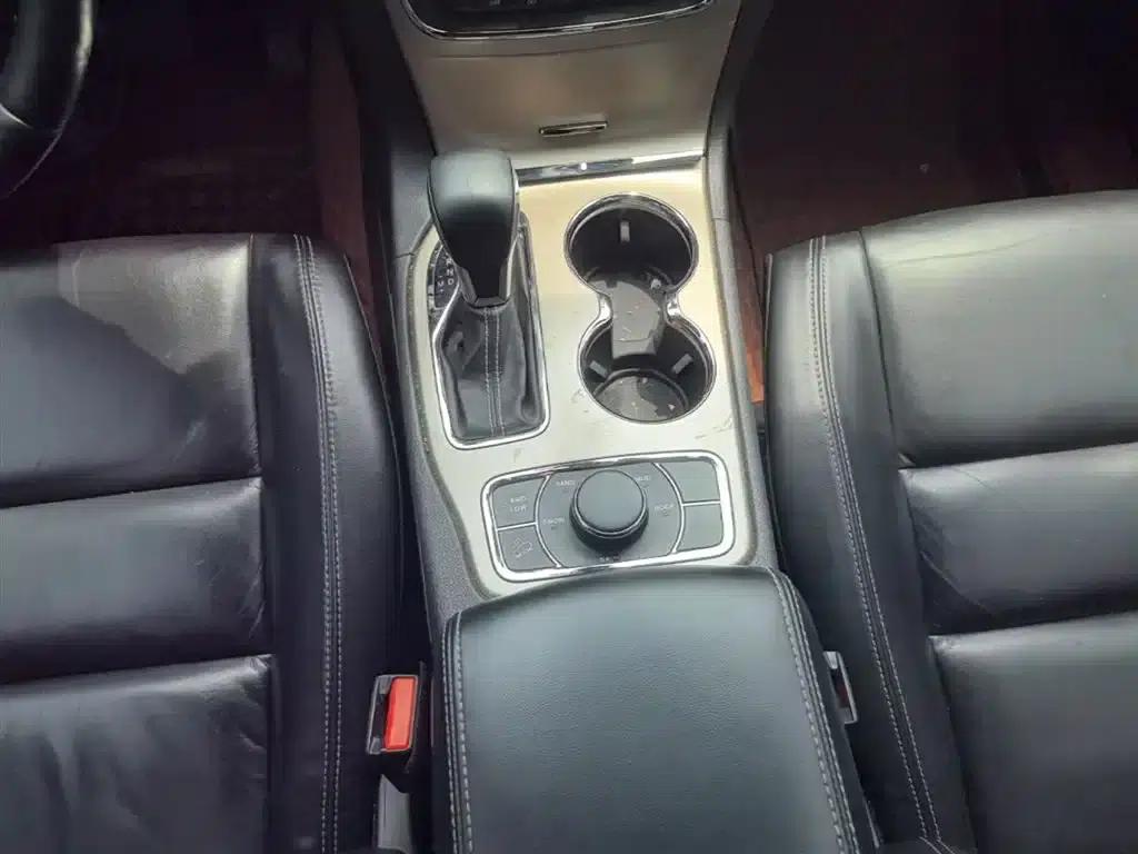 2017 Jeep Grand Cherokee (Imported) 3.0L Comfort Navigation Edition — миниатюра 14