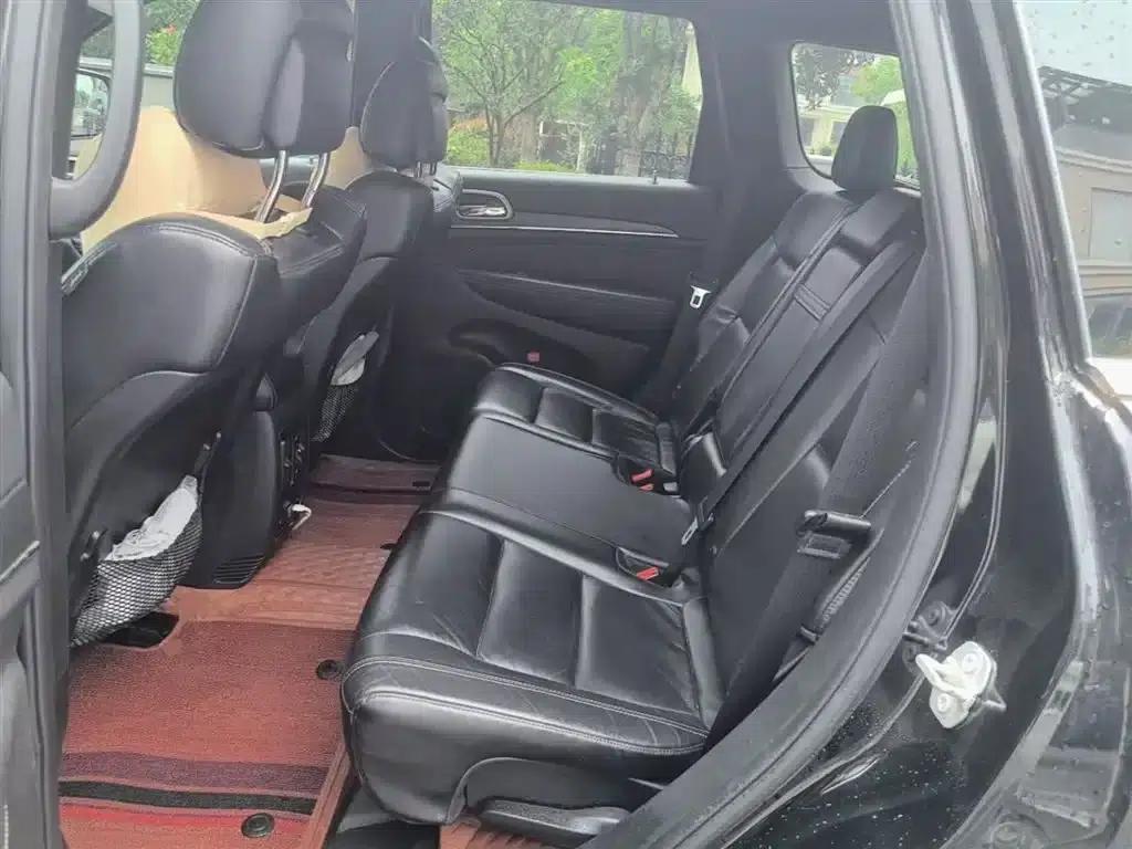 2017 Jeep Grand Cherokee (Imported) 3.0L Comfort Navigation Edition — миниатюра 17