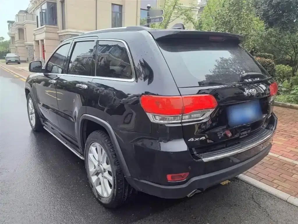 2017 Jeep Grand Cherokee (Imported) 3.0L Comfort Navigation Edition — миниатюра 5