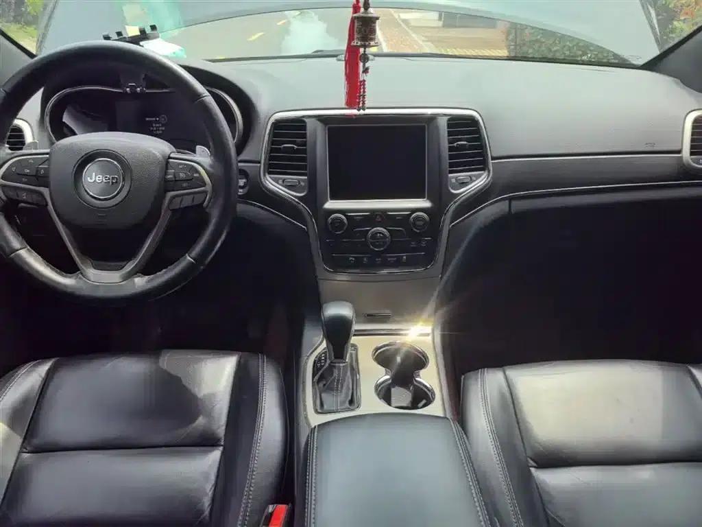 2017 Jeep Grand Cherokee (Imported) 3.0L Comfort Navigation Edition — миниатюра 10
